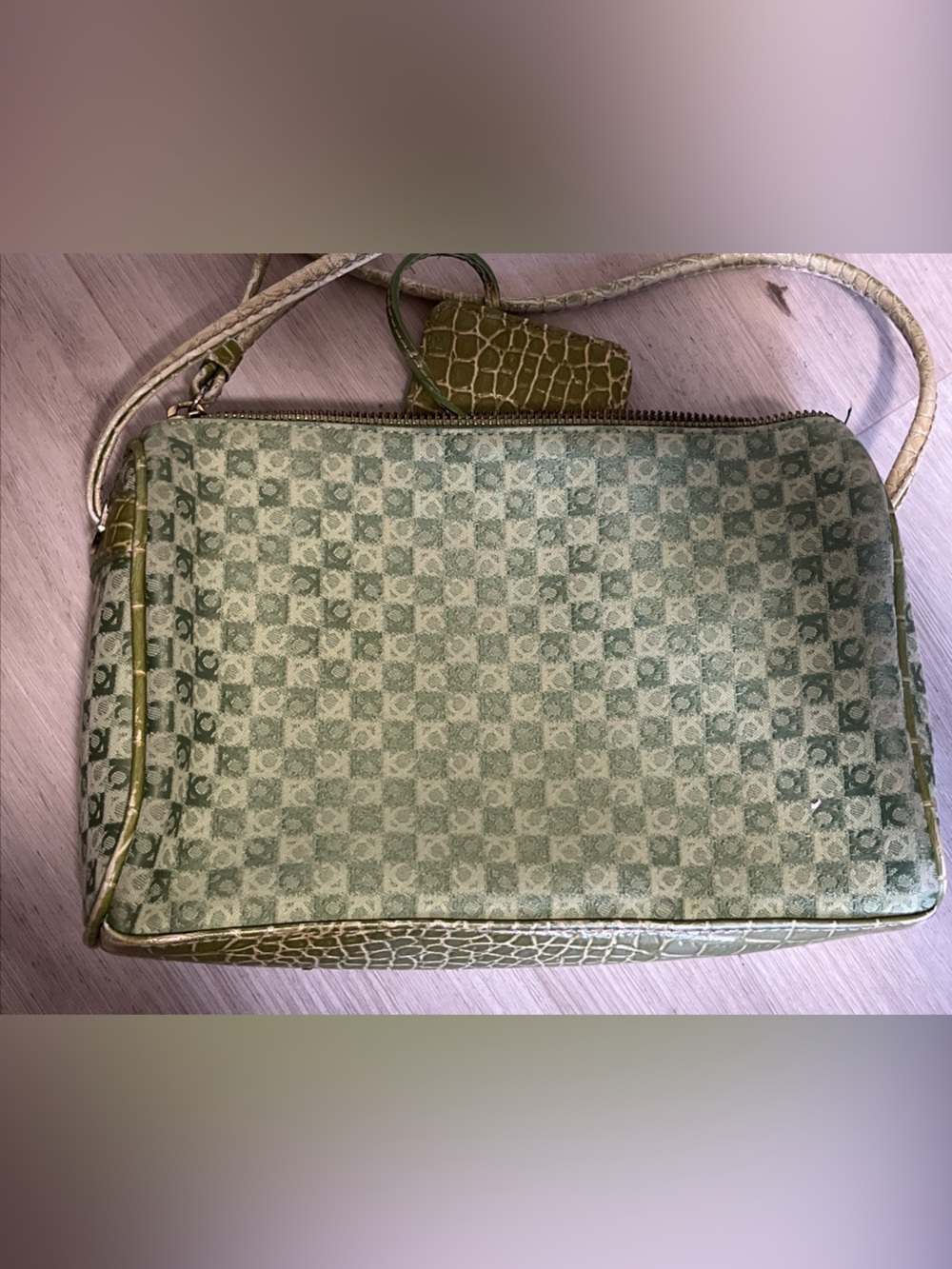 Liz Claiborne Y2K Vintage Lime Green monogram faux croc accents Crossbody Bag - Picture 6 of 7